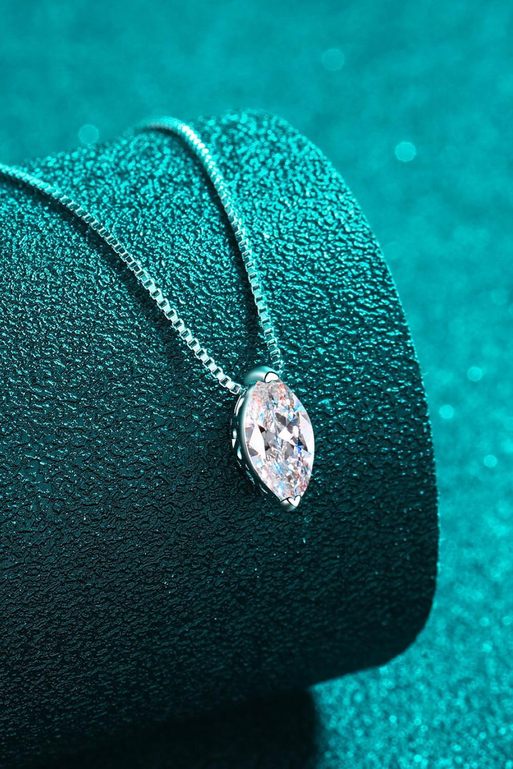 Exquisitely Crafted Sterling Silver 1 Carat Moissanite Necklace - MXSTUDIO.COM