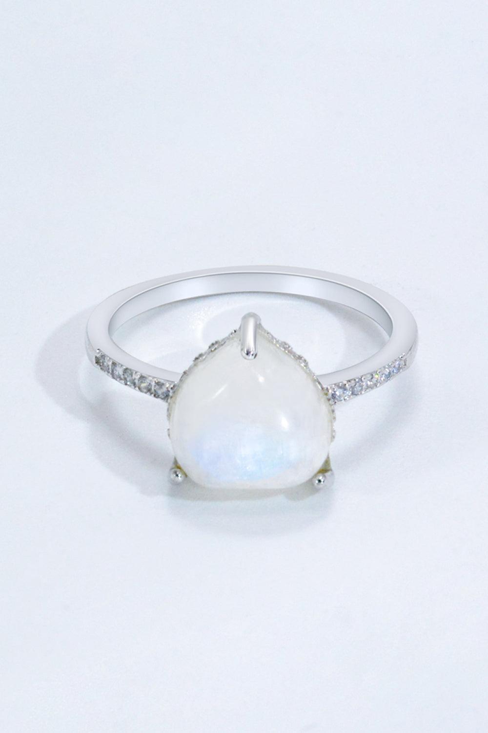 Feel Amazed Heart-Shaped Moonstone Ring - MXSTUDIO.COM