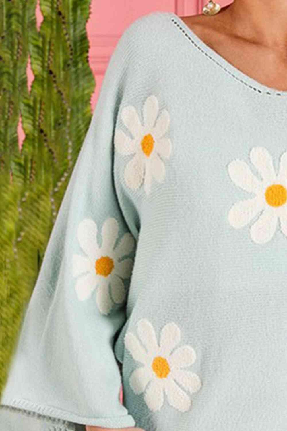 Feel Inspired Crew Neck Knit Flower Sweater-MXSTUDIO.COM