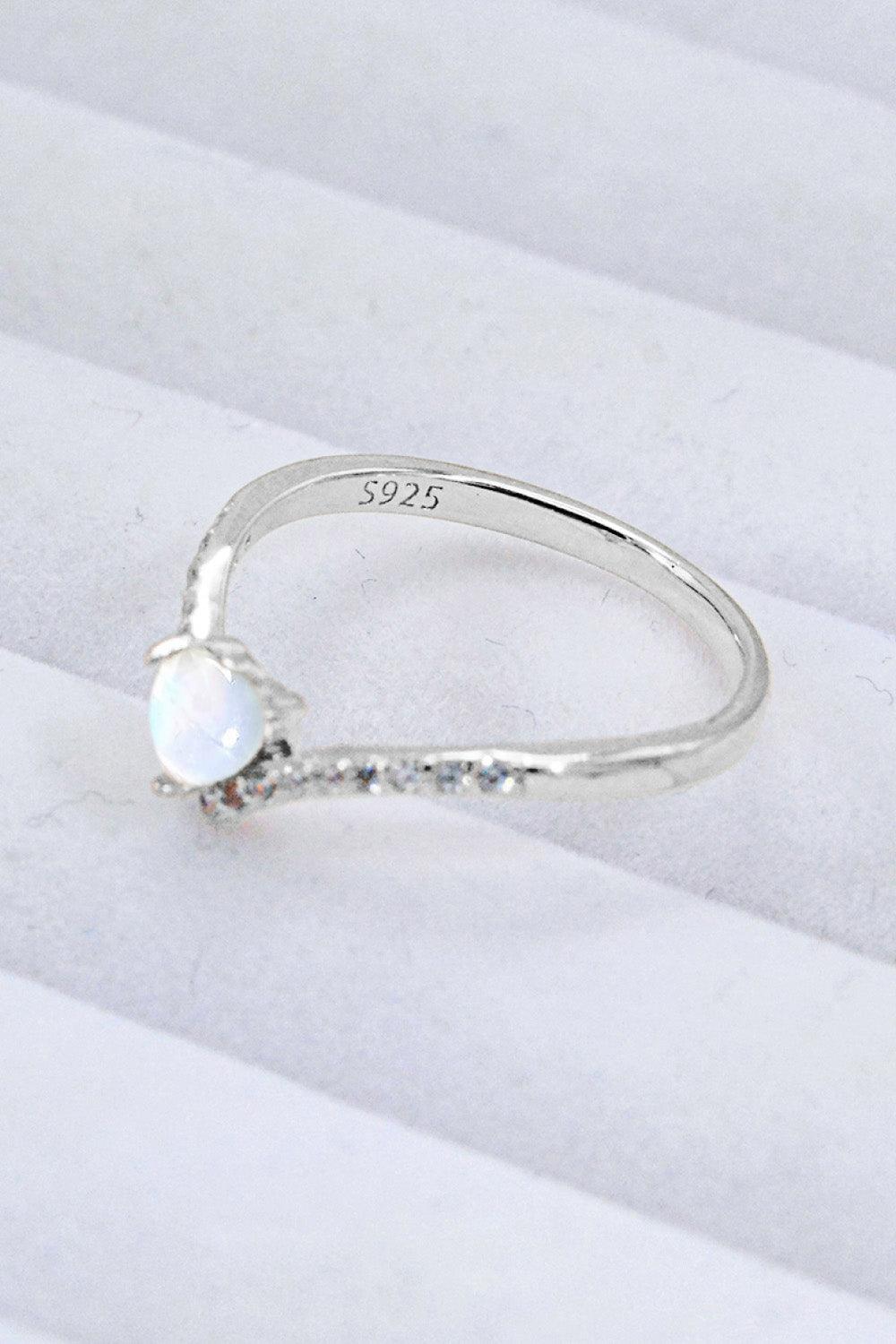 Feel Significant Heart-Shaped Moonstone Ring - MXSTUDIO.COM