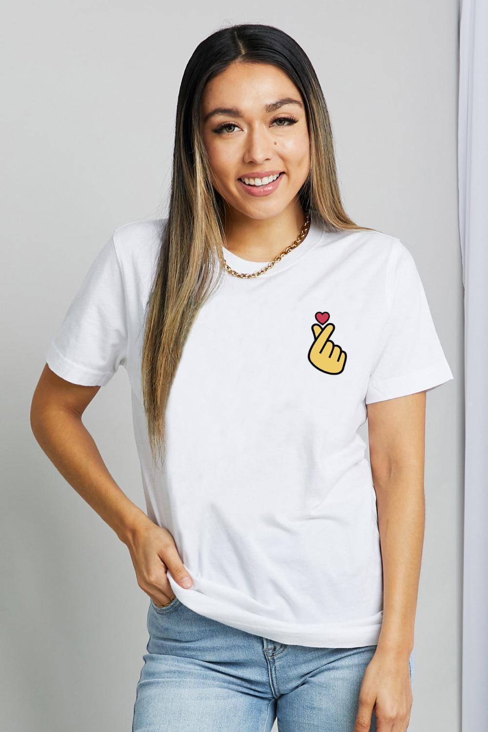 Finger Heart Emoji Graphic Love T Shirt - MXSTUDIO.COM