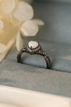 Flaunt Your Style Black Gold-Plated Opal Heart Ring - MXSTUDIO.COM