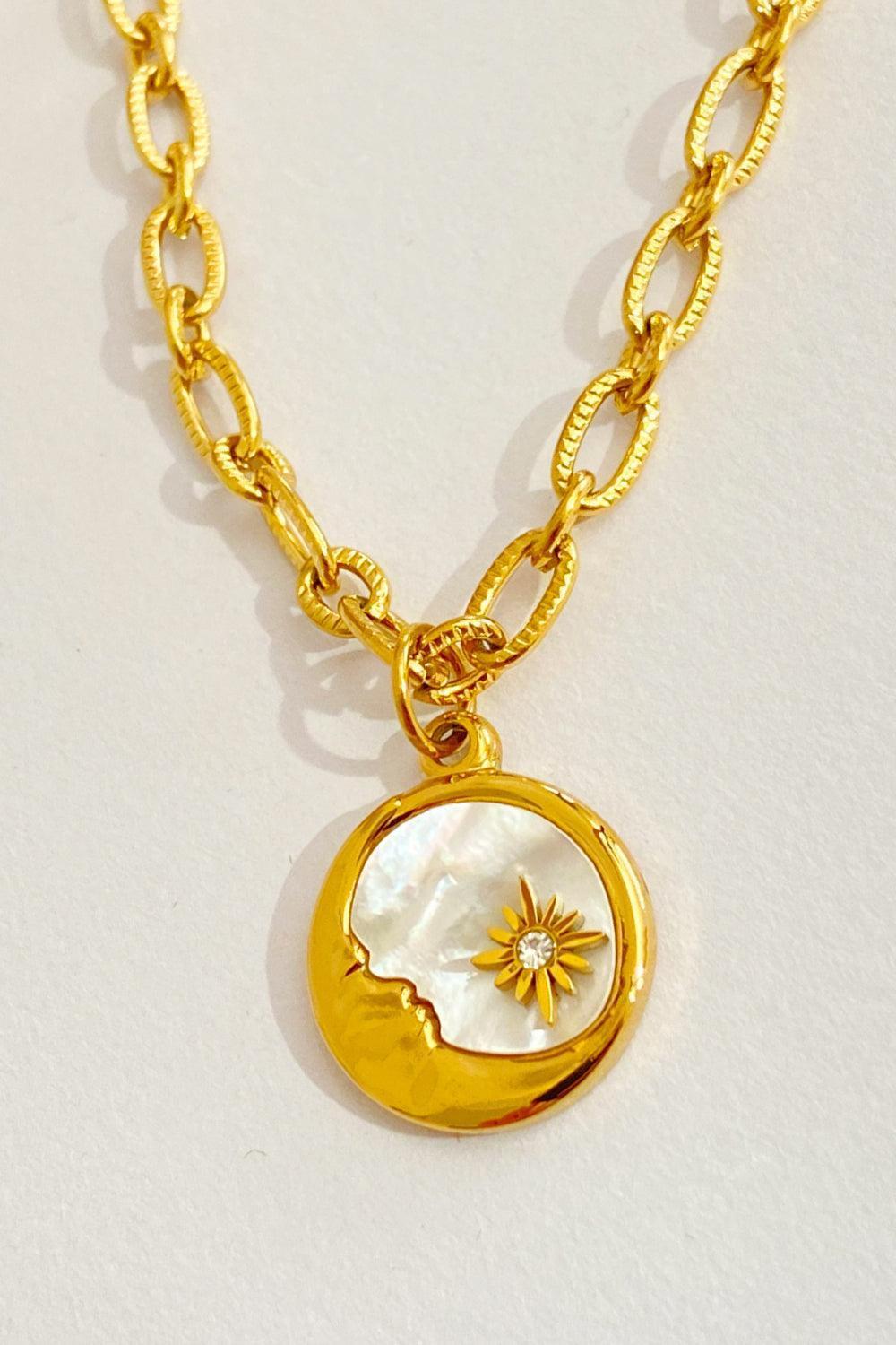 Flourishing Round Pendant Gold Plated Necklace - MXSTUDIO.COM