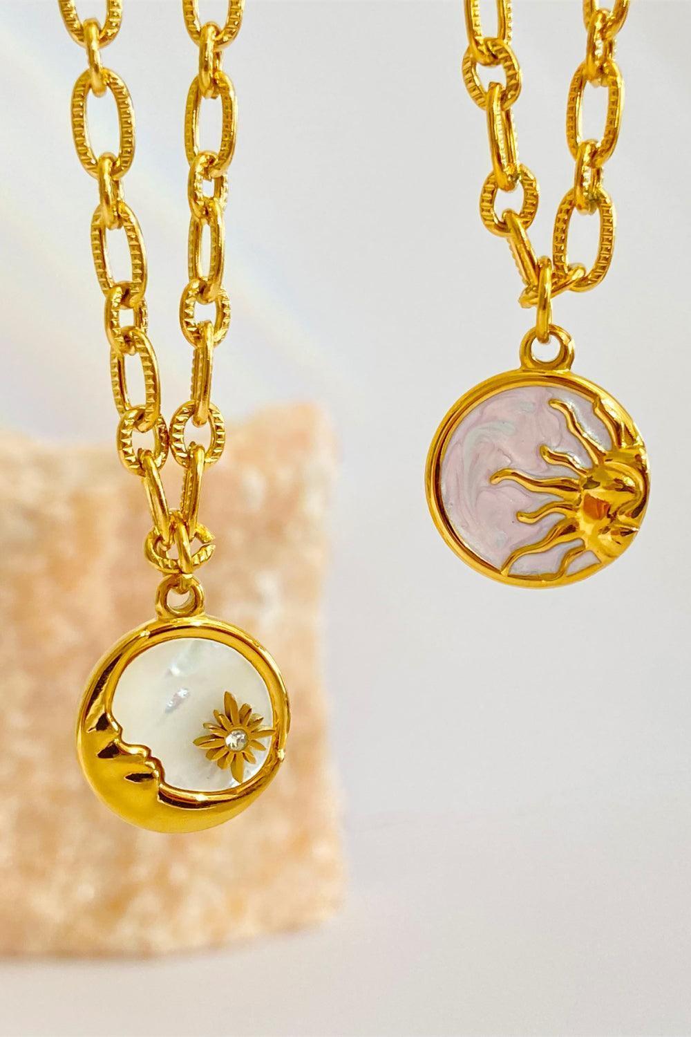 Flourishing Round Pendant Gold Plated Necklace - MXSTUDIO.COM