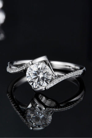 Forever Glow Twisted Band 1 Carat Moissanite Ring - MXSTUDIO.COM