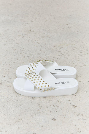 Forever Link Elegant White Studded Cross Strap Sandals - MXSTUDIO.COM