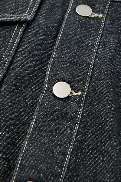 a close up of a pair of buttons on a jean jacket