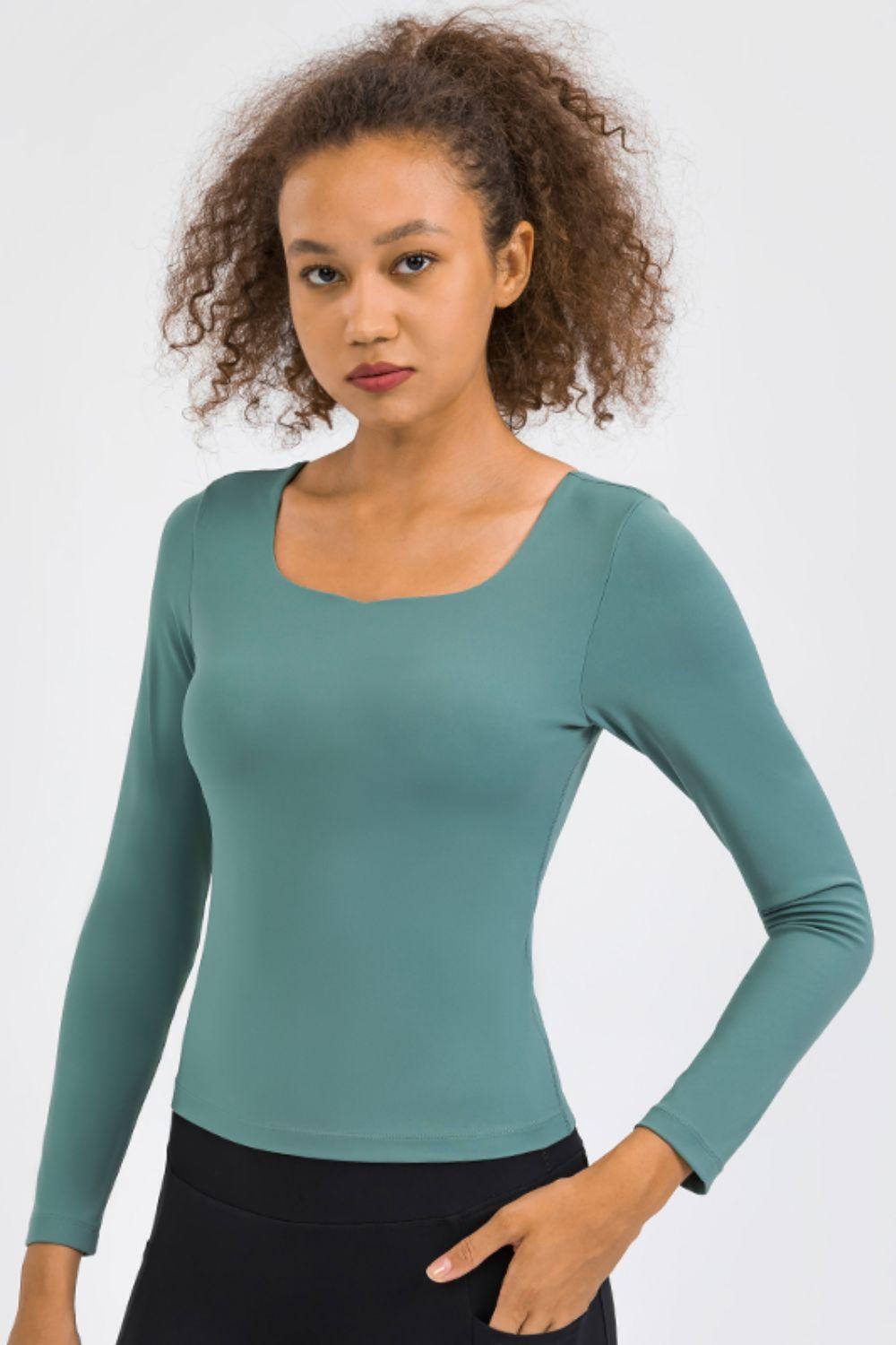 Form-Fitting Athletic Long Sleeve Shirt - MXSTUDIO.COM