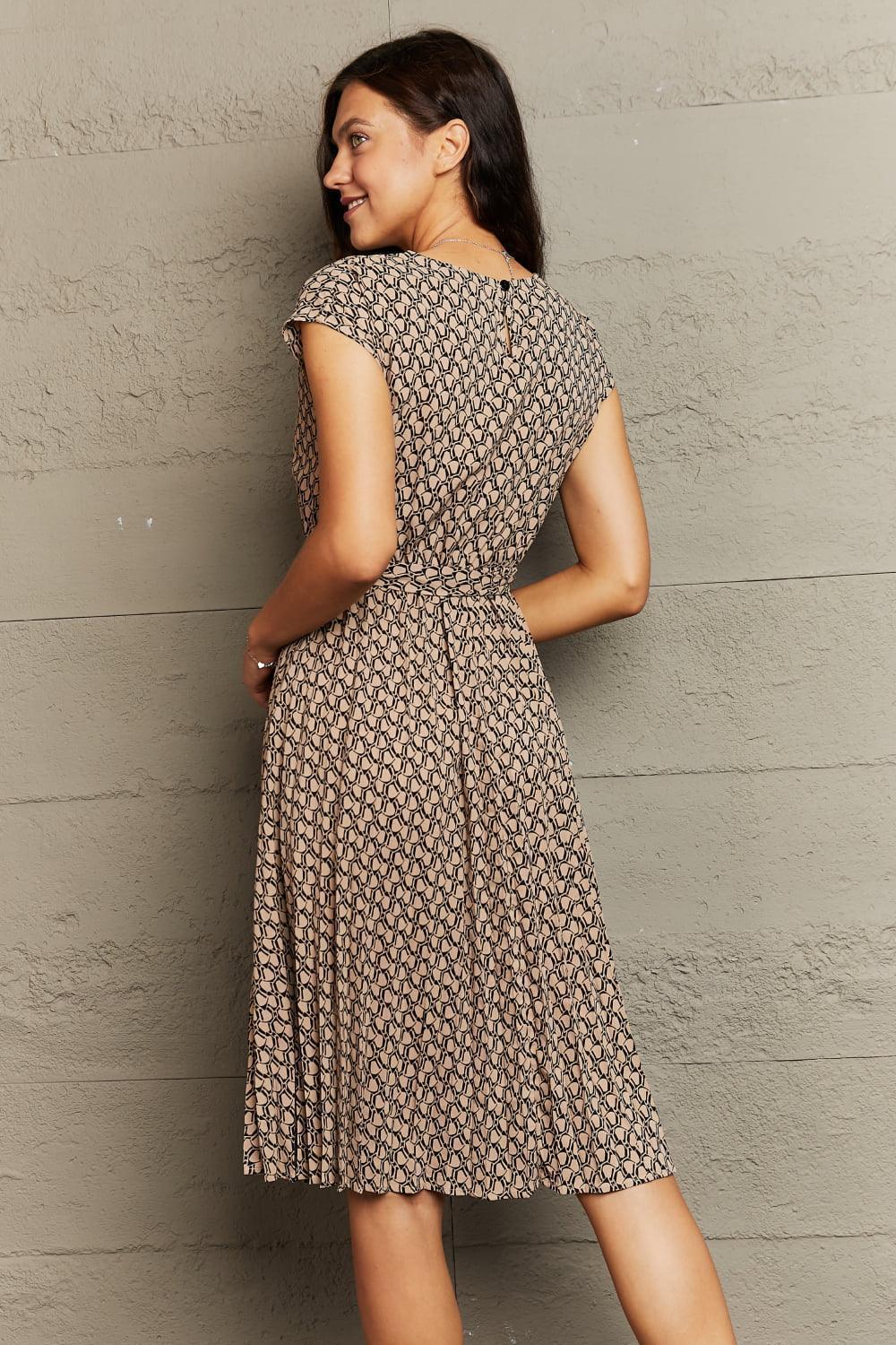 Free All Day Short Sleeve Tie Waist Midi Dress - MXSTUDIO.COM