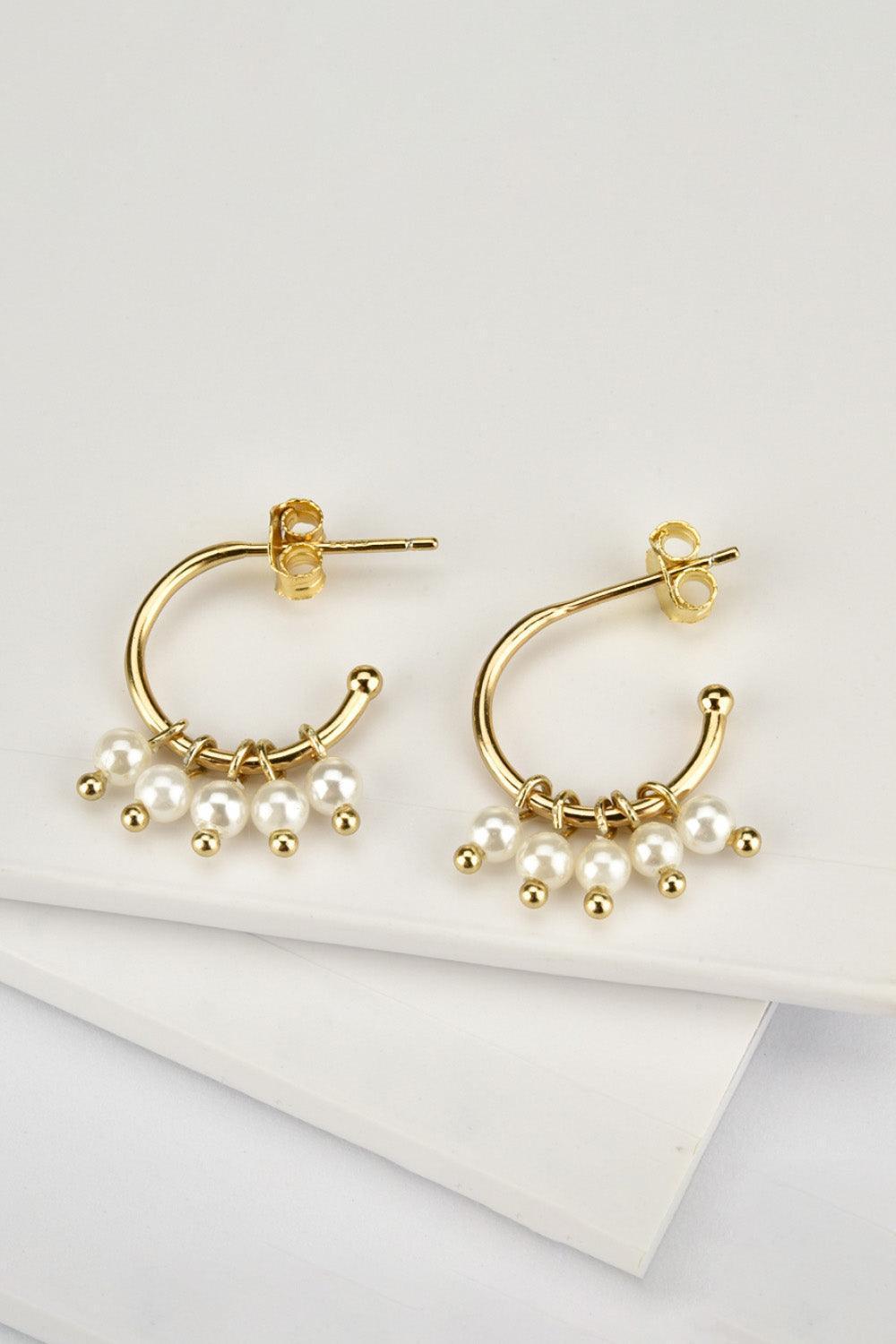 Glistening Sterling Silver C-Shaped Pearl Hoop Earrings - MXSTUDIO.COM