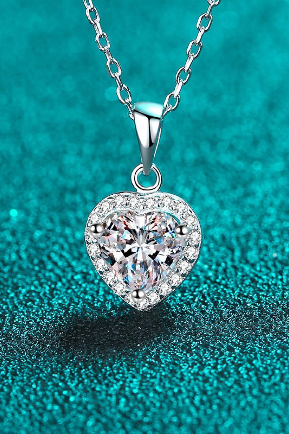 Heart-Shaped Encrusted 1 Carat Moissanite Necklace Womens - MXSTUDIO.COM