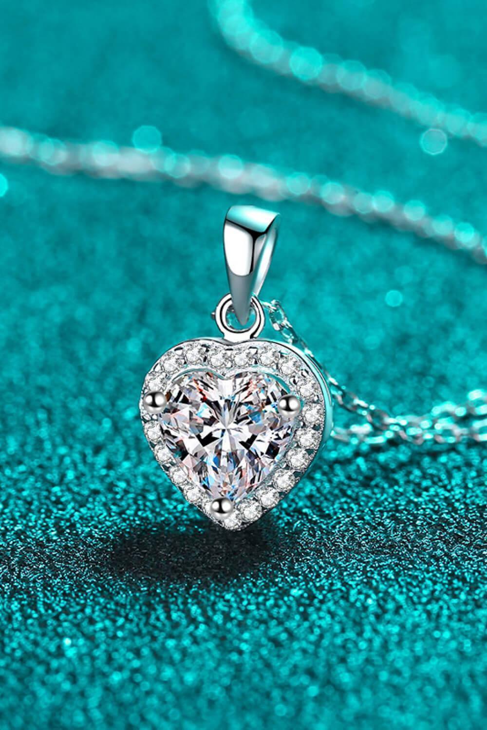 Heart-Shaped Encrusted 1 Carat Moissanite Necklace Womens - MXSTUDIO.COM