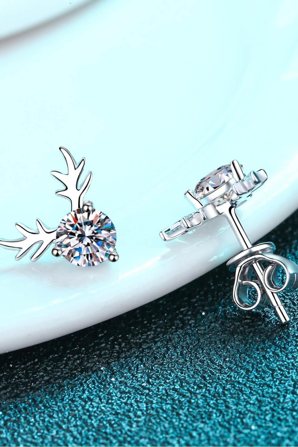 Joyous Reindeer-Shaped 1 Carat Moissanite Stud Earrings - MXSTUDIO.COM