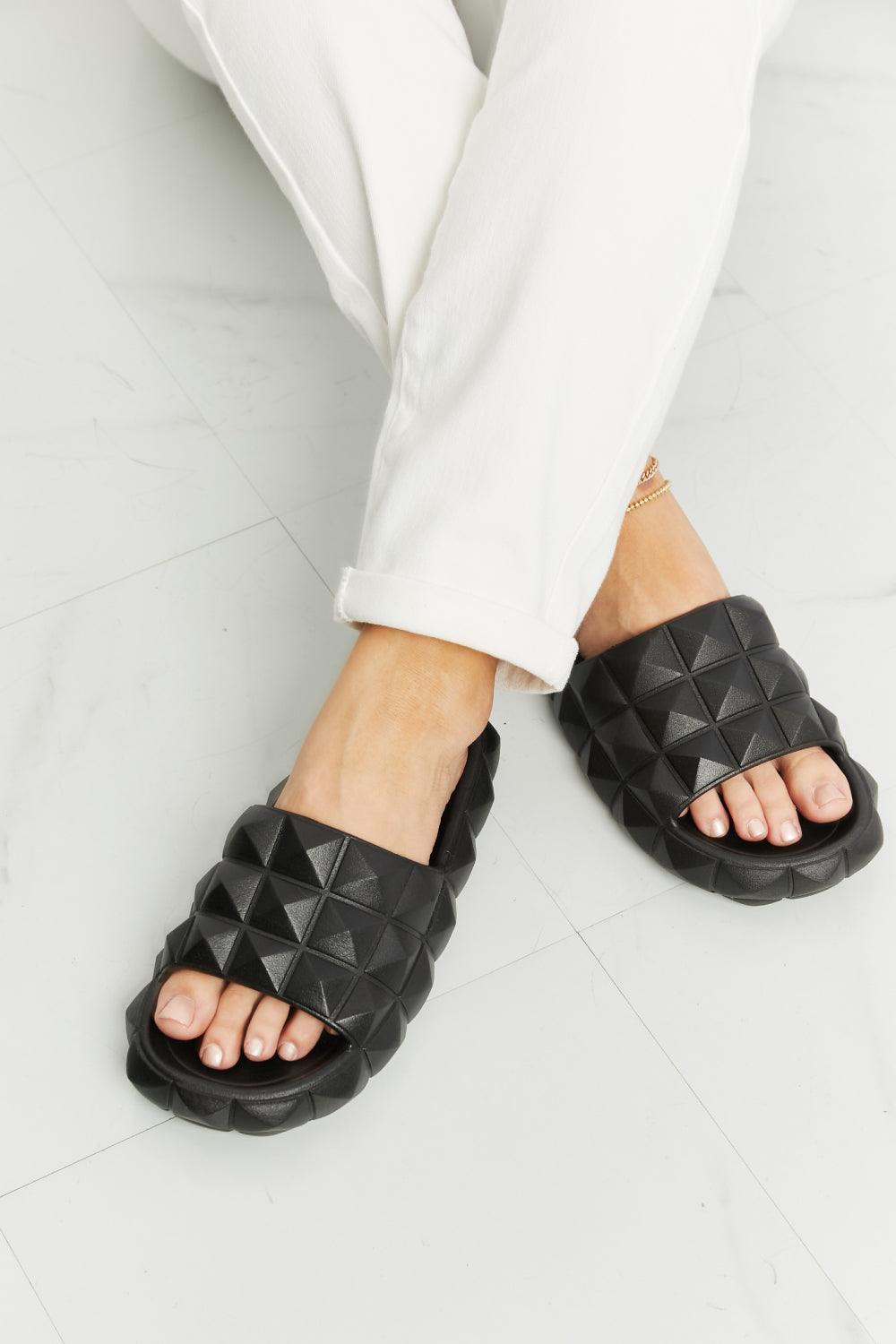 Legend Let's Unwind 3D Stud Black Slide Sandals - MXSTUDIO.COM