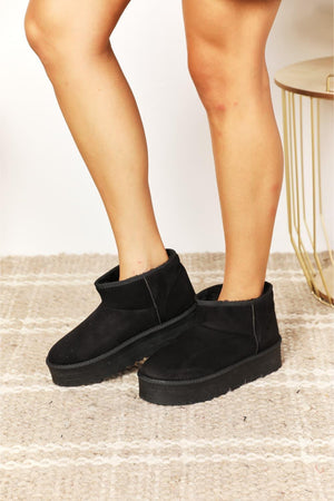 Legend Women's Black Ugg Platform Mini Boots - MXSTUDIO.COM