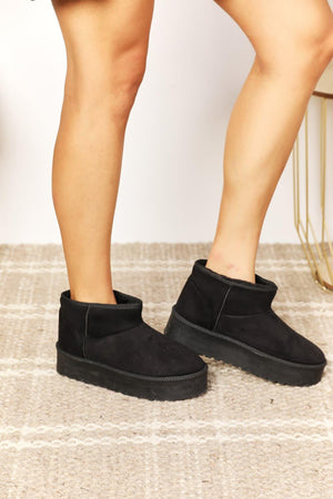 Legend Women's Black Ugg Platform Mini Boots - MXSTUDIO.COM