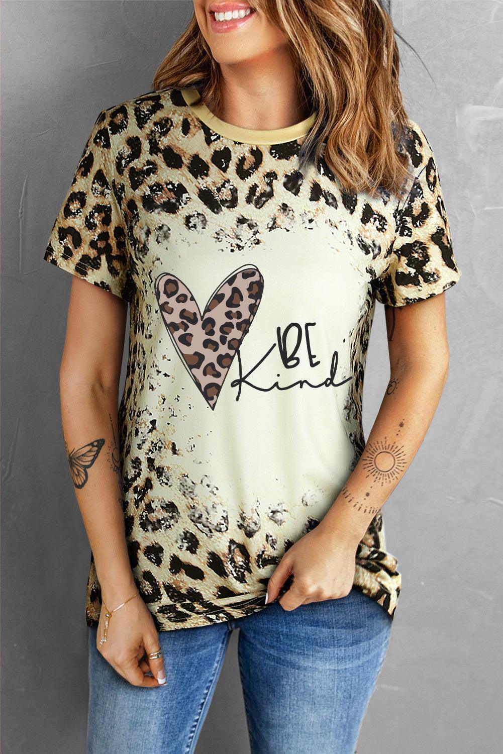 Leopard Heart Graphic Be Kind Tee - MXSTUDIO.COM