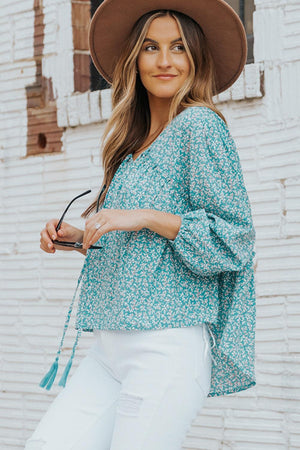 Light and Breezy Floral V-Neck Blouse - MXSTUDIO.COM