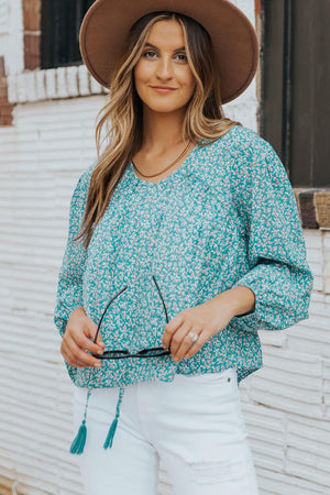 Light and Breezy Floral V-Neck Blouse - MXSTUDIO.COM