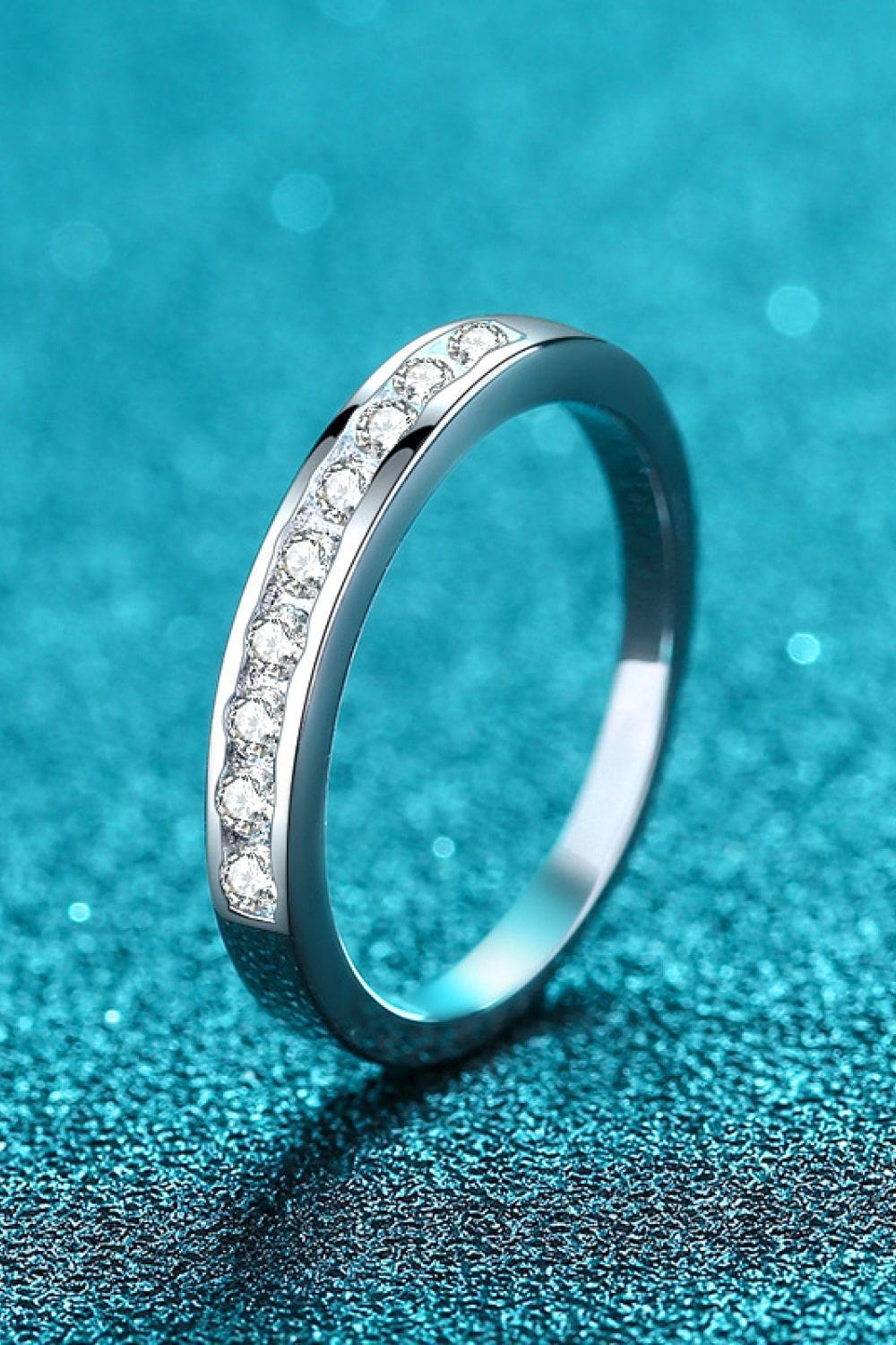 Lively And Chic Sterling Silver Moissanite Ring - MXSTUDIO.COM