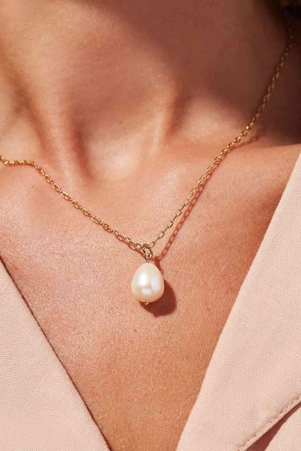 Lovely Freshwater Pearl Pendant Necklace-MXSTUDIO.COM