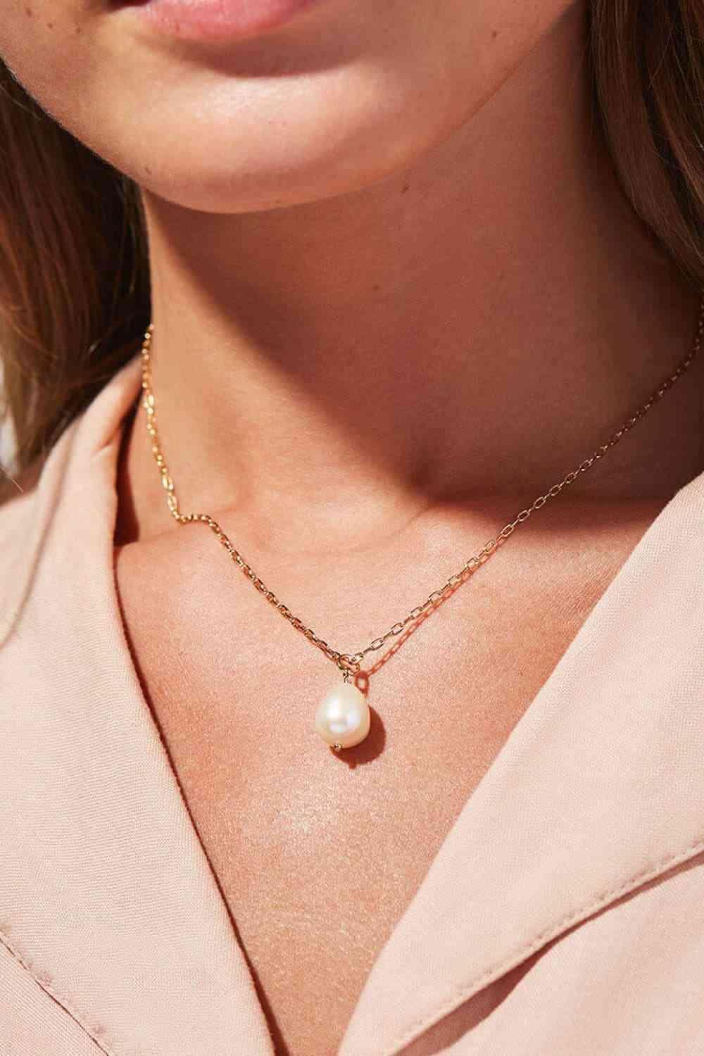 Lovely Freshwater Pearl Pendant Necklace-MXSTUDIO.COM