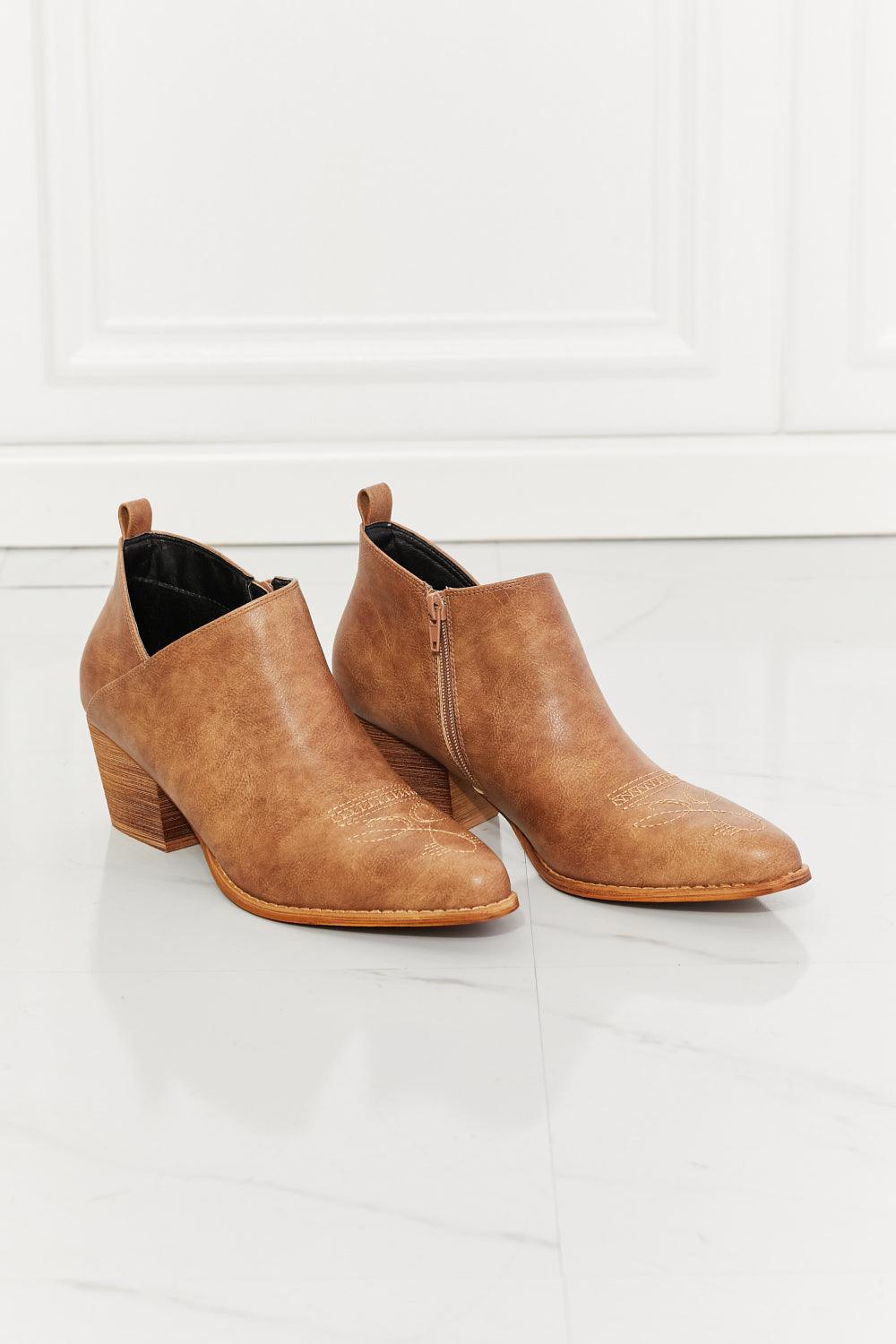 MMShoes Embroidered Crossover Cowboy Caramel Ankle Boots - MXSTUDIO.COM