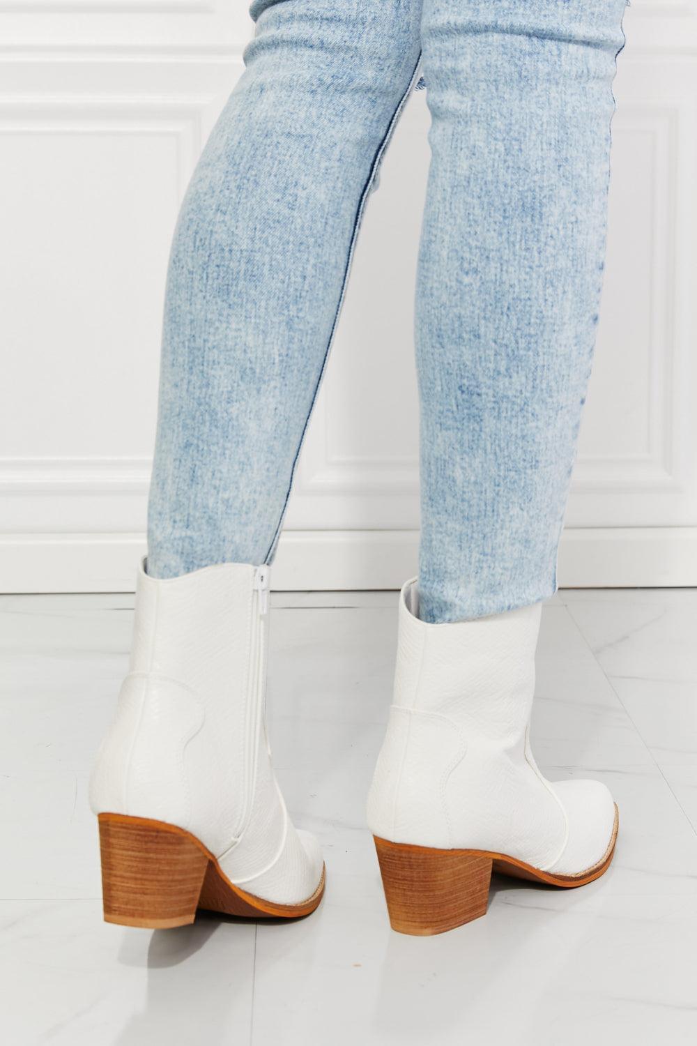 MMShoes Faux Leather White Western Ankle Boots - MXSTUDIO.COM