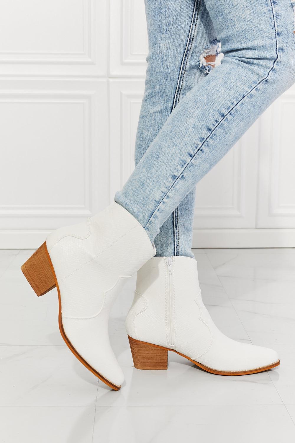 MMShoes Faux Leather White Western Ankle Boots - MXSTUDIO.COM