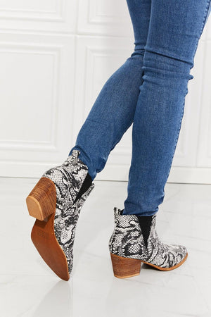 MMShoes Perfect Joy Point Toe Snakeskin Ankle Boots - MXSTUDIO.COM