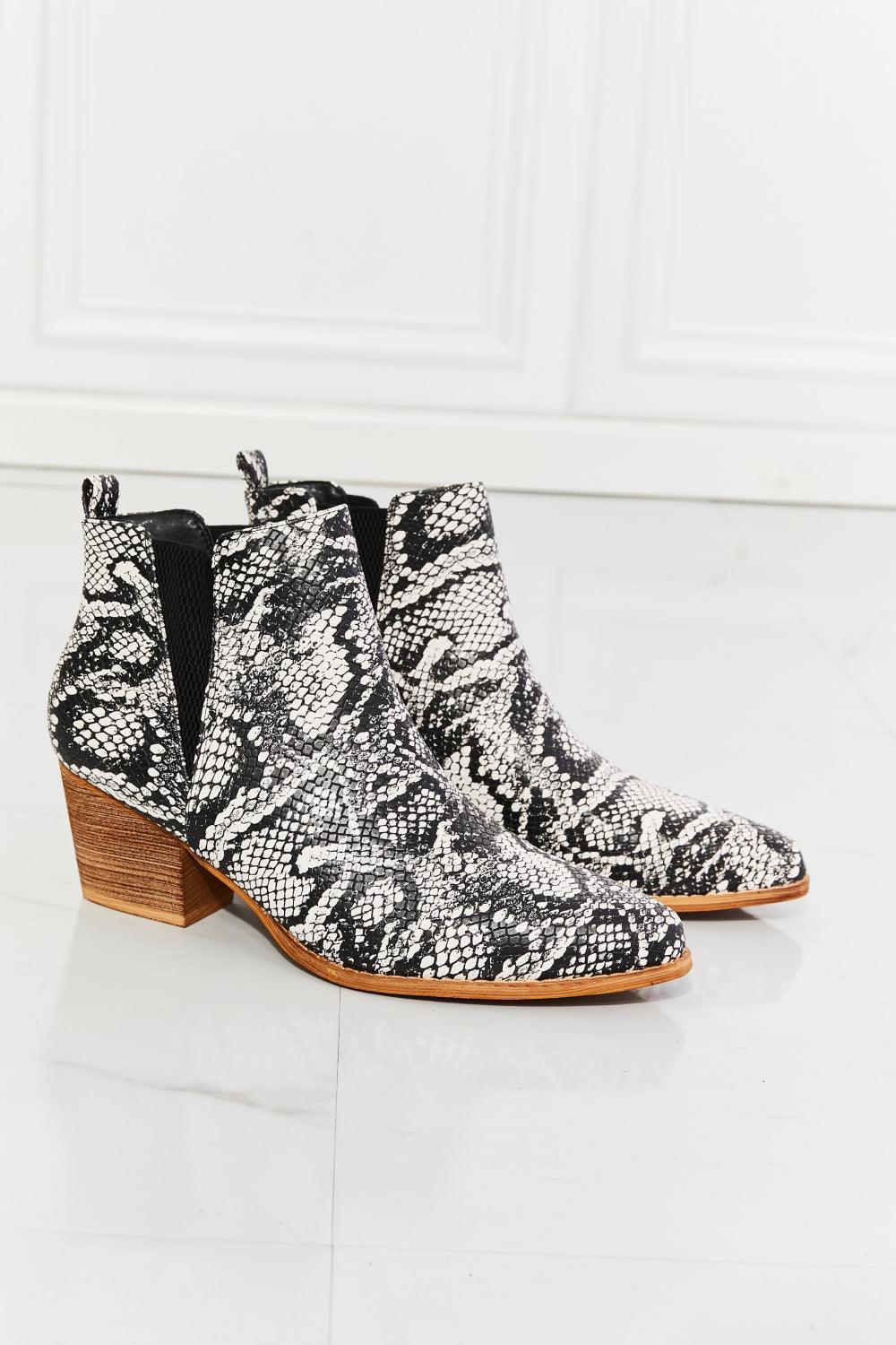 MMShoes Perfect Joy Point Toe Snakeskin Ankle Boots - MXSTUDIO.COM