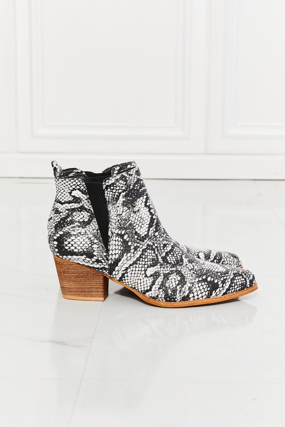 MMShoes Perfect Joy Point Toe Snakeskin Ankle Boots - MXSTUDIO.COM