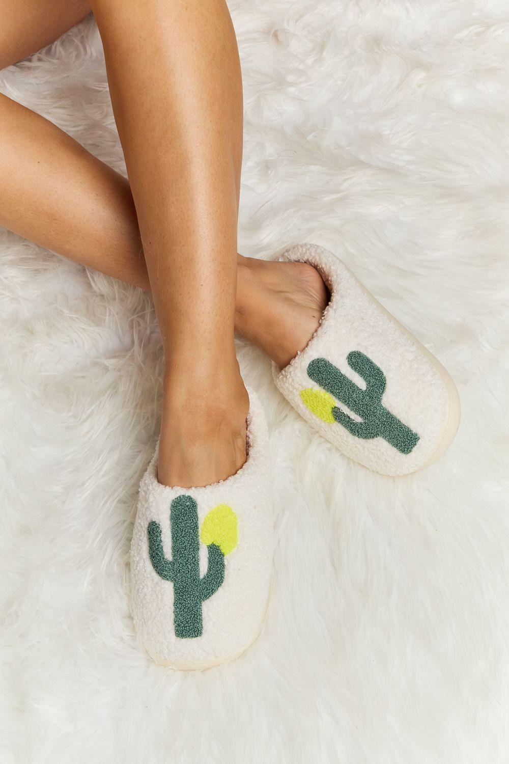 Melody Delightful Cactus Graphic Slip-On Plush Slippers - MXSTUDIO.COM