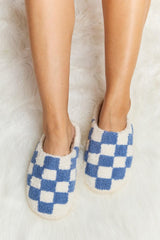 Melody Envelop Your Feet Checkered Print Plush Slippers - MXSTUDIO.COM