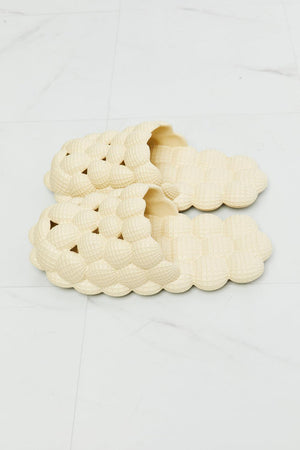 Nook Joi Bubble Pattern Round Toe Cream Slides - MXSTUDIO.COM