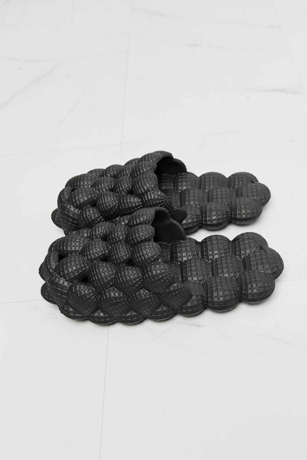 Nook Joi Easygoing Black Bubble Slide Slippers - MXSTUDIO.COM