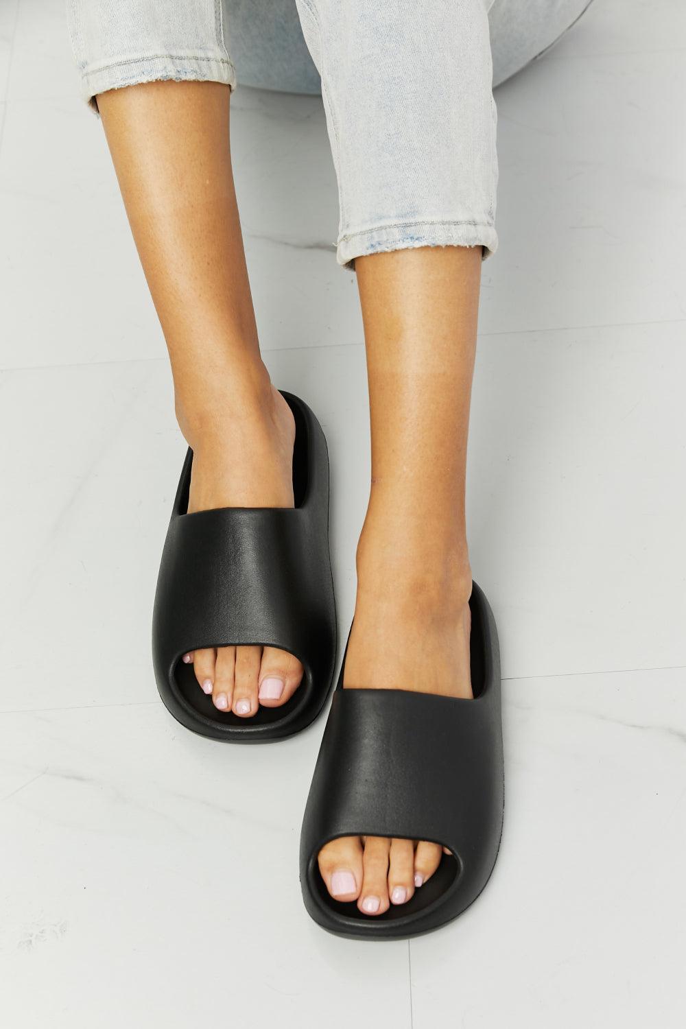 Nook Joi Open Toe Zone Women Black Slides - MXSTUDIO.COM