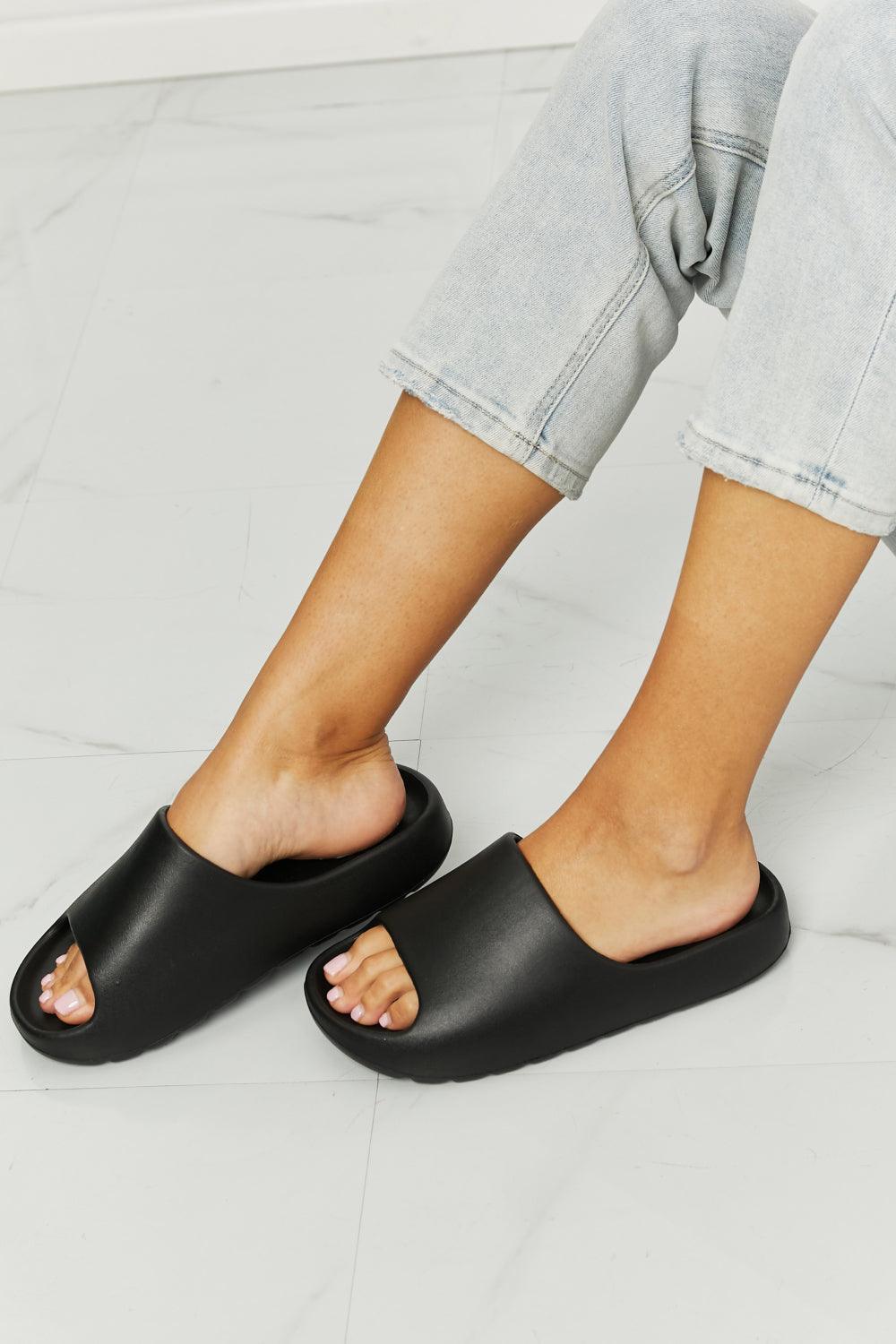 Nook Joi Open Toe Zone Women Black Slides - MXSTUDIO.COM