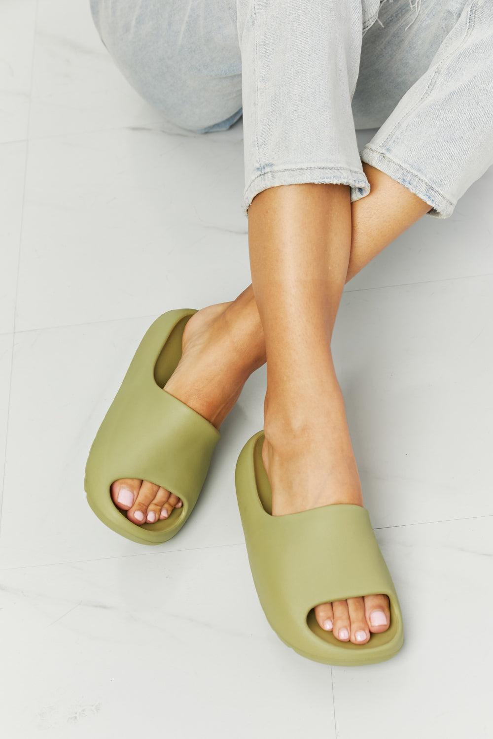 Nook Joi Safe Haven Open Toe Womens Green Slides - MXSTUDIO.COM