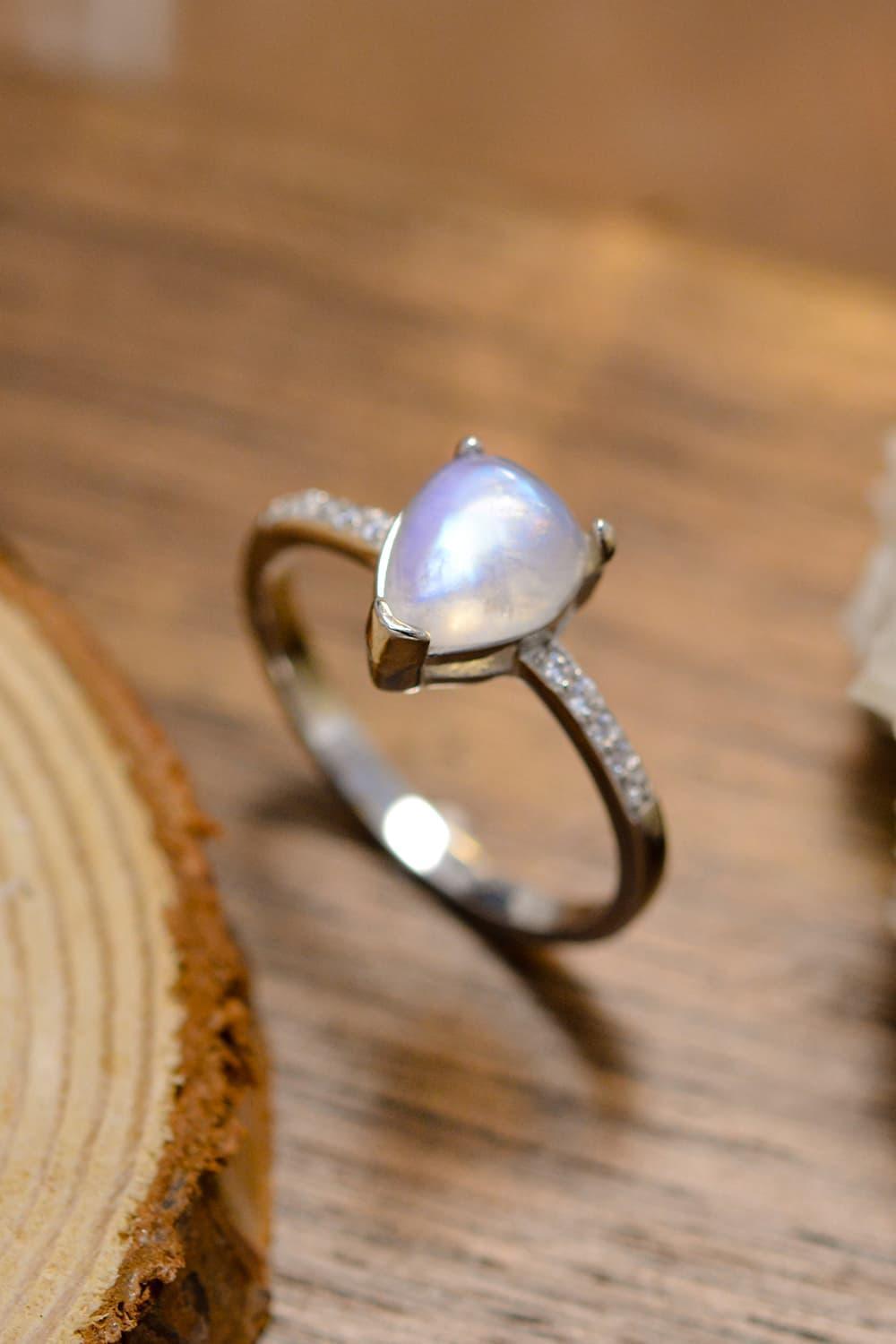 Outfit Revitalizer Side Stone Teardrop Moonstone Ring - MXSTUDIO.COM