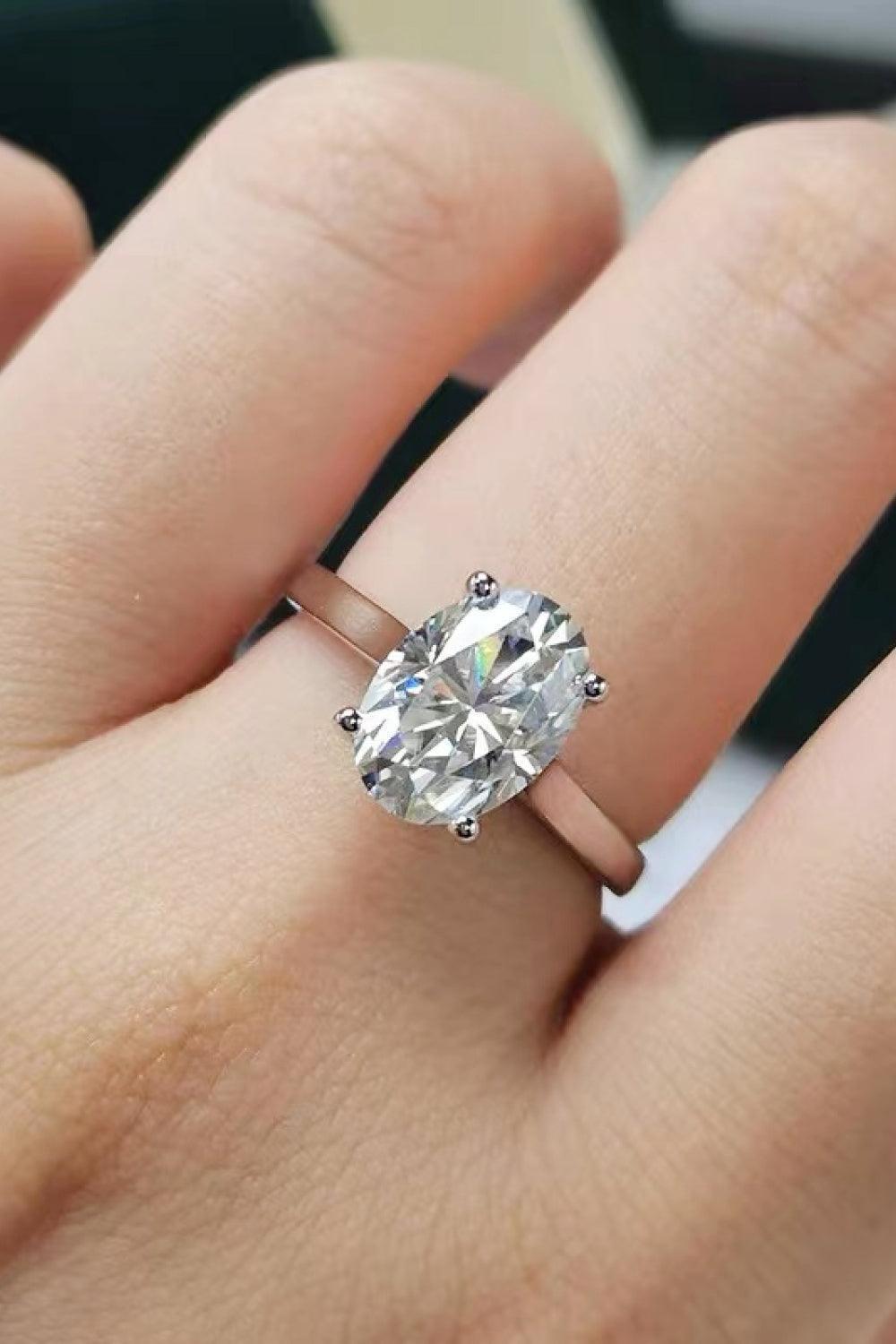 Passionate 2.5 Carat Moissanite Oval Solitaire Ring - MXSTUDIO.COM