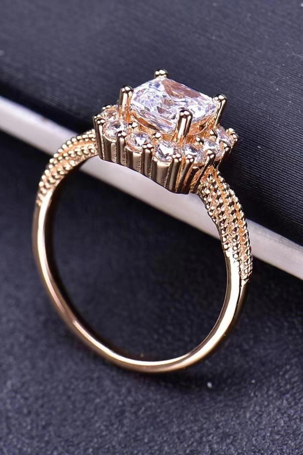 Phenomenal Twisted Band 1 Carat Moissanite Ring - MXSTUDIO.COM