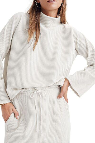 Pristine Look White Turtleneck Sweater-MXSTUDIO.COM