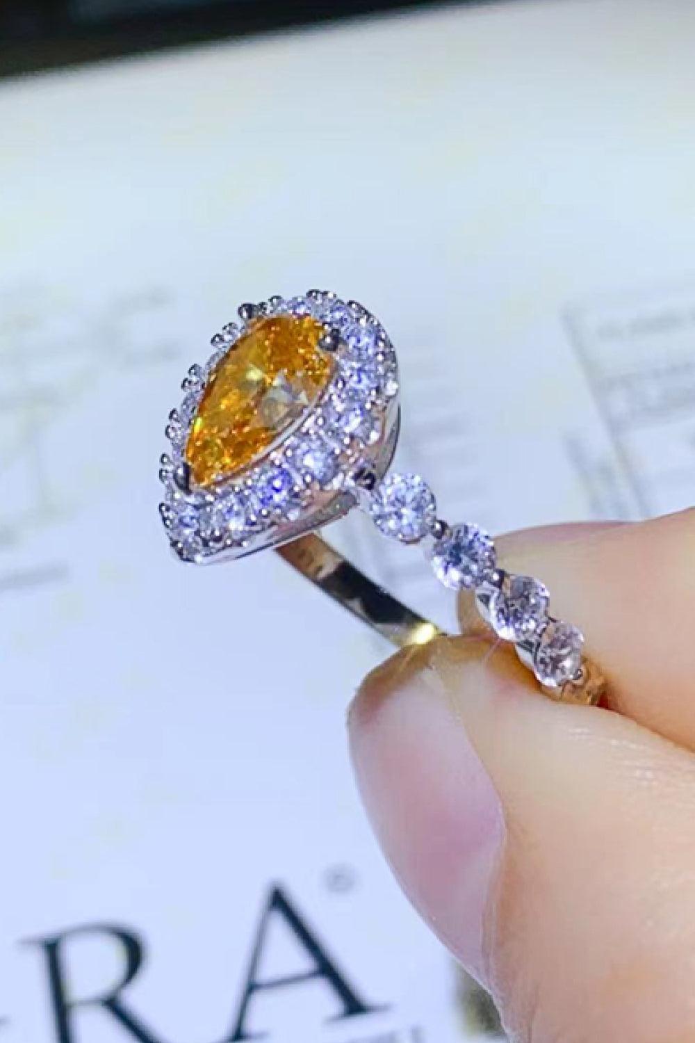 Stunning Contrast Yellow Teardrop 1 Carat Moissanite Ring - MXSTUDIO.COM