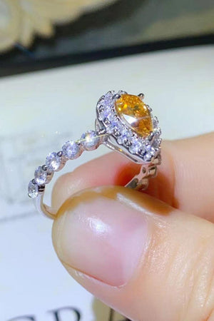 Stunning Contrast Yellow Teardrop 1 Carat Moissanite Ring - MXSTUDIO.COM