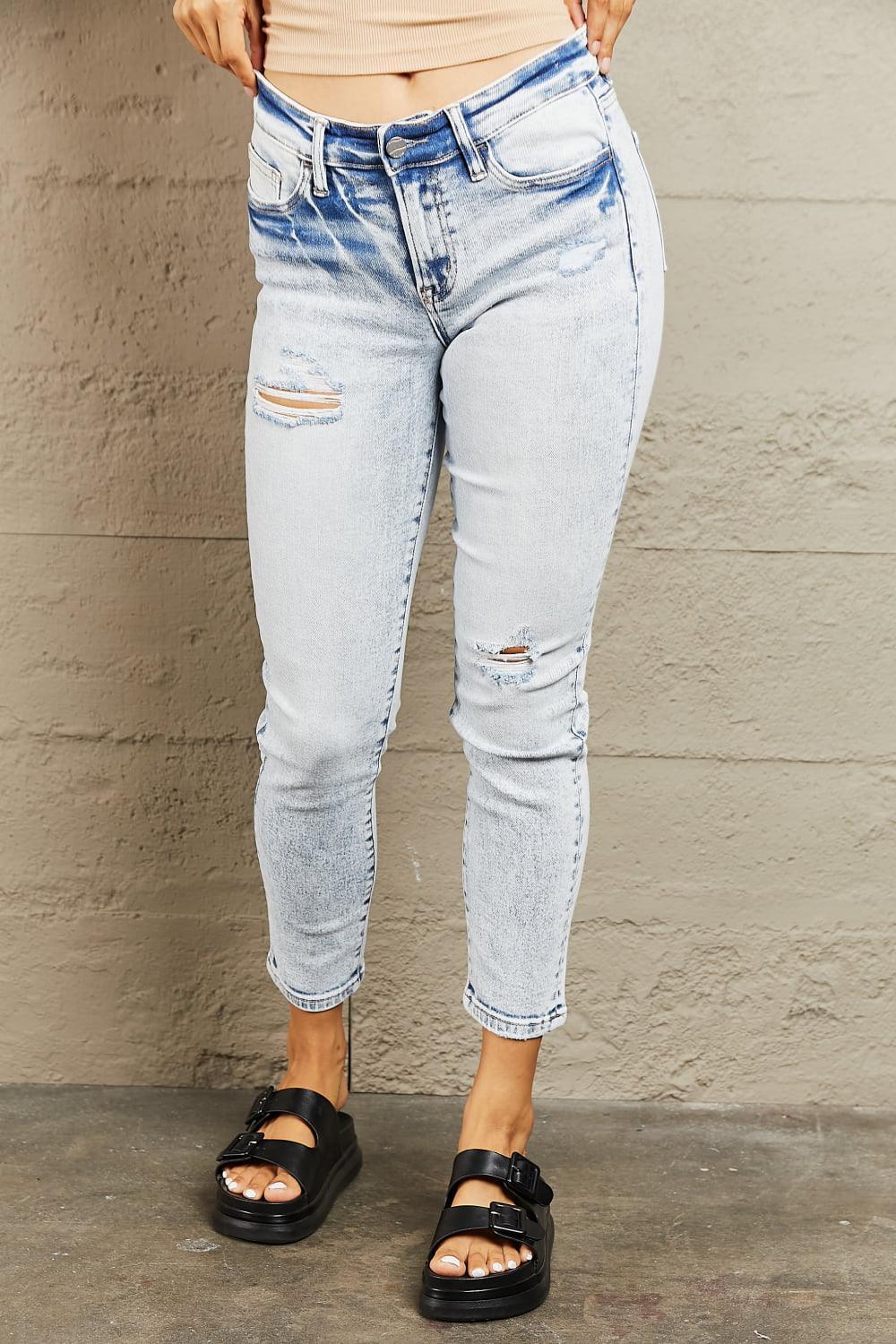 Urban Chic Cropped Light Wash Skinny Jeans - MXSTUDIO.COM