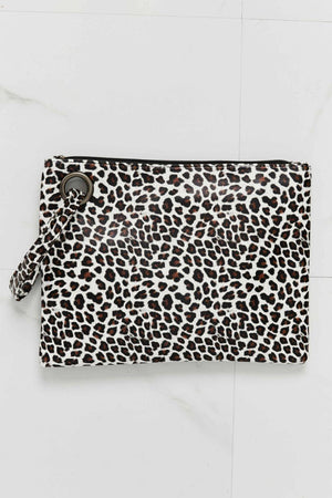 Versatile Wristlet With Eye-Catching Animal Print  - MXSTUDIO.COM