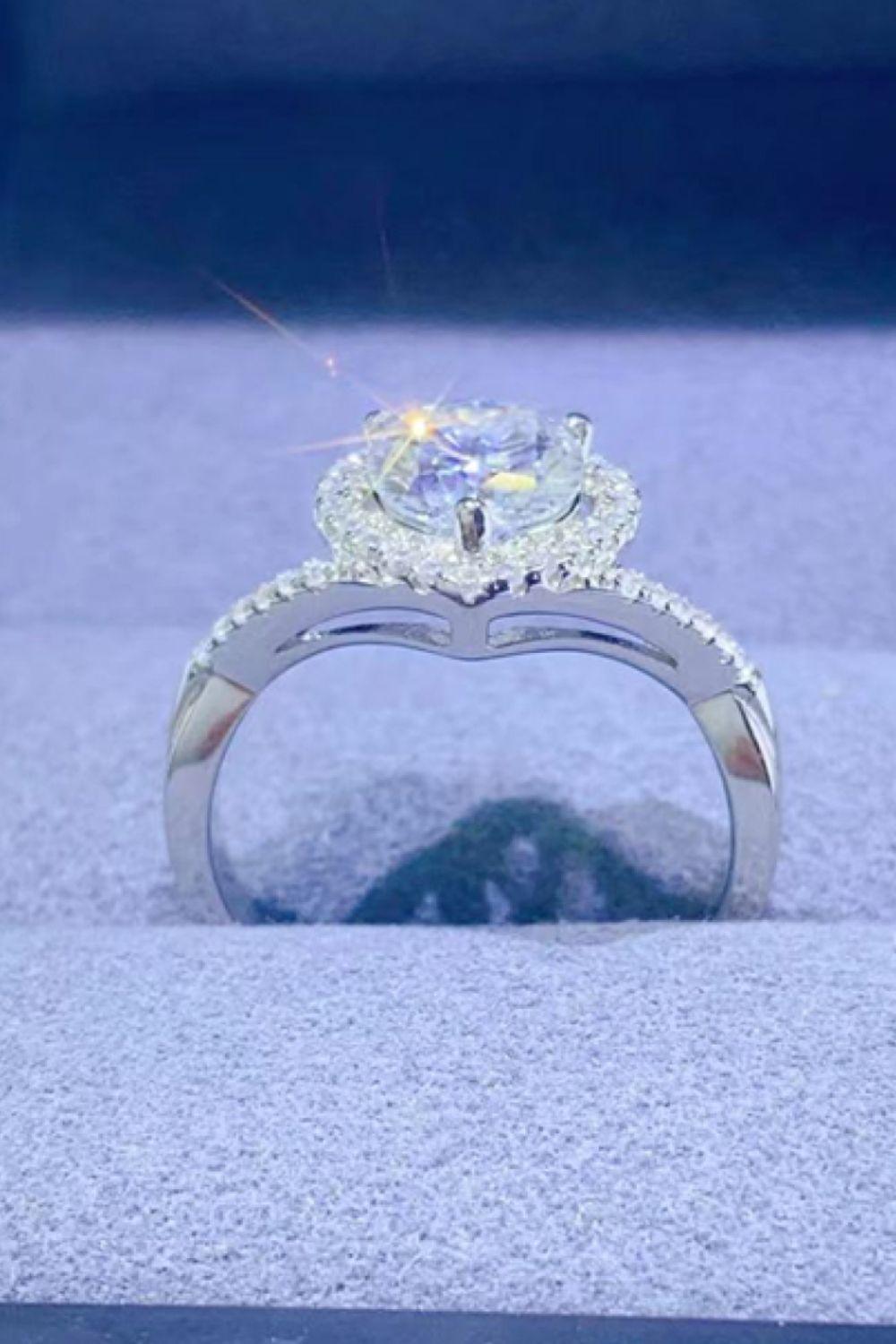 Well Deserved 1 Carat Moissanite Heart Ring - MXSTUDIO.COM