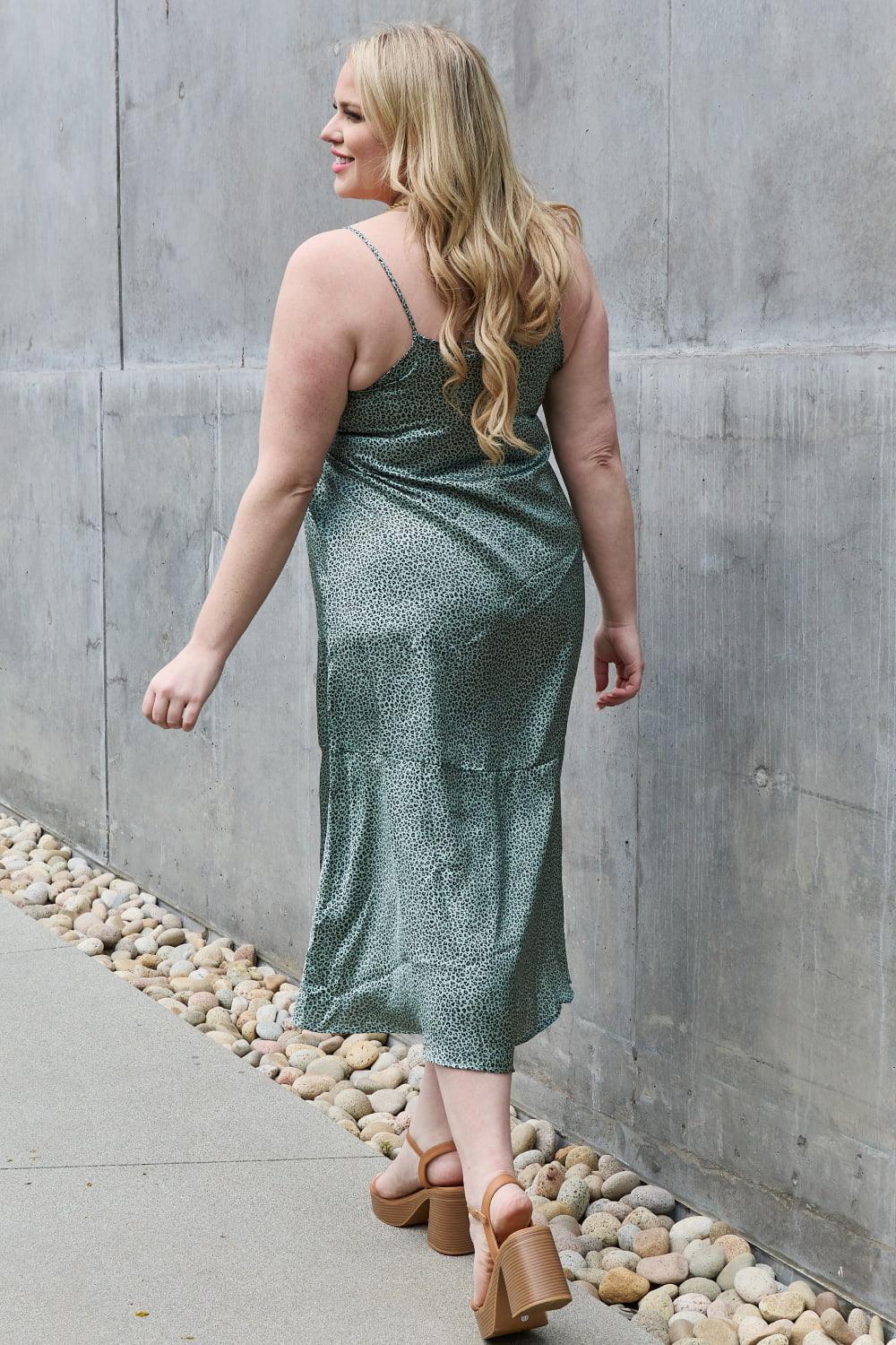 Charismatic Sleeveless Plus Size Satin Midi Dress - MXSTUDIO.COM