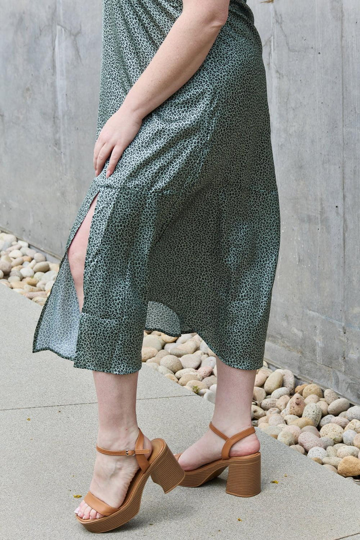 Charismatic Sleeveless Plus Size Satin Midi Dress - MXSTUDIO.COM